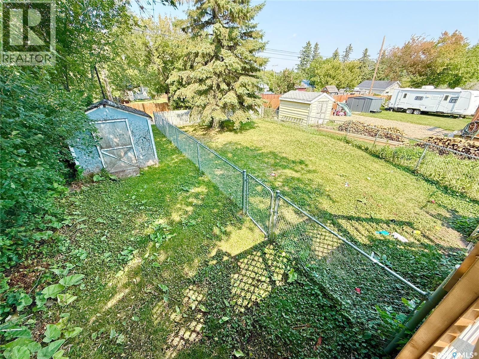 325 3Rd Avenue S, Weyburn, SK