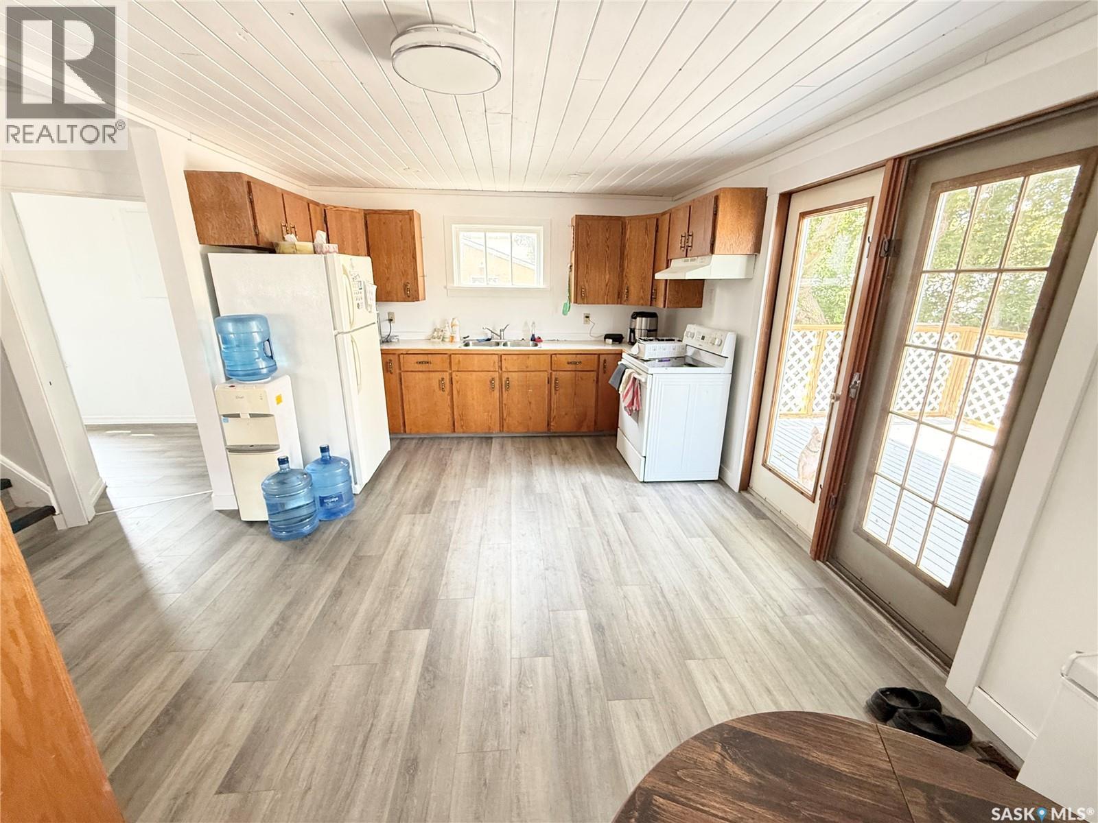 325 3Rd Avenue S, Weyburn, SK