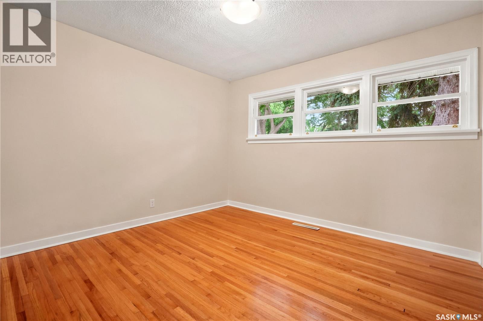 2928 Queen Street, Regina, SK