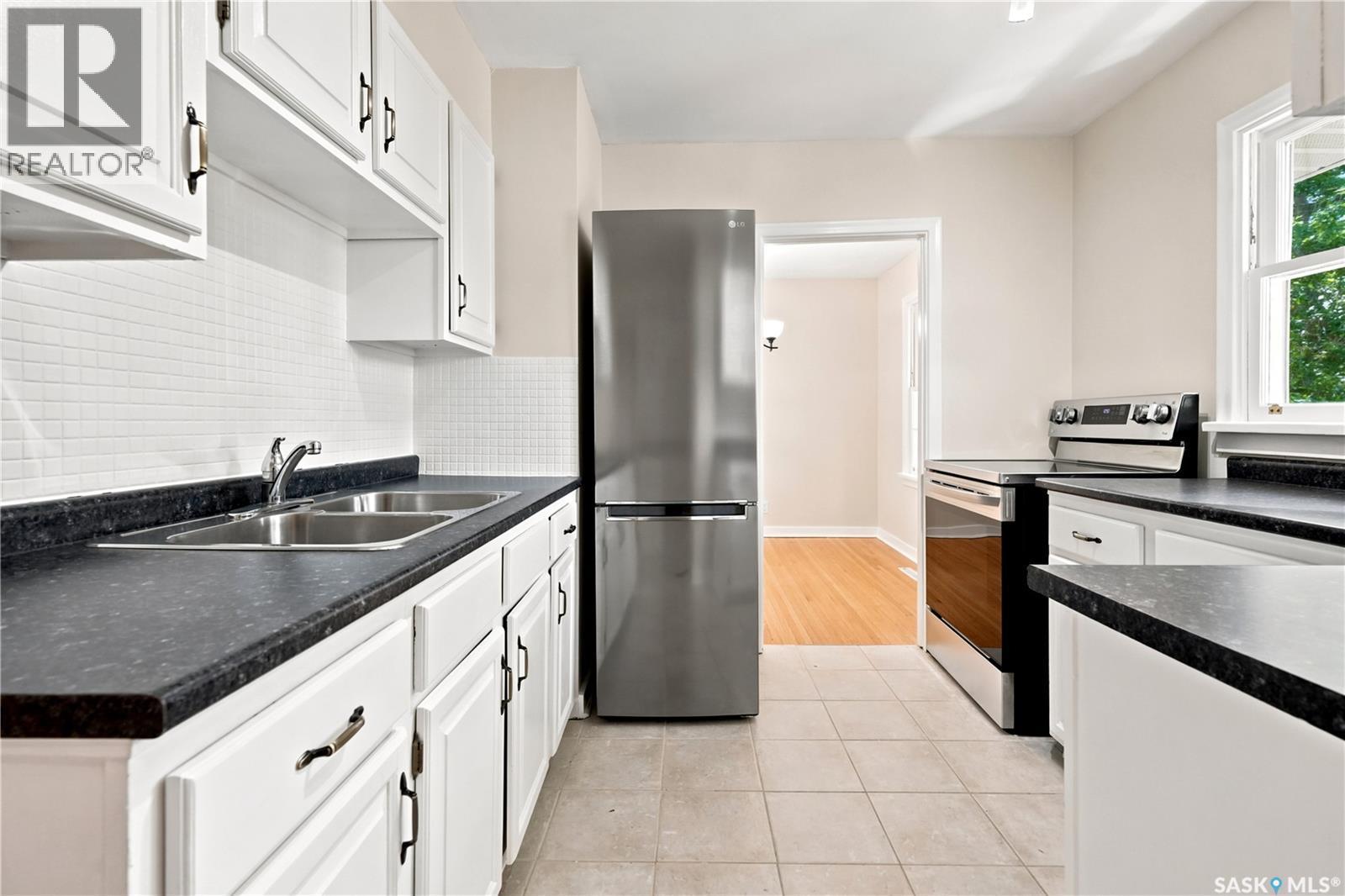 2928 Queen Street, Regina, SK