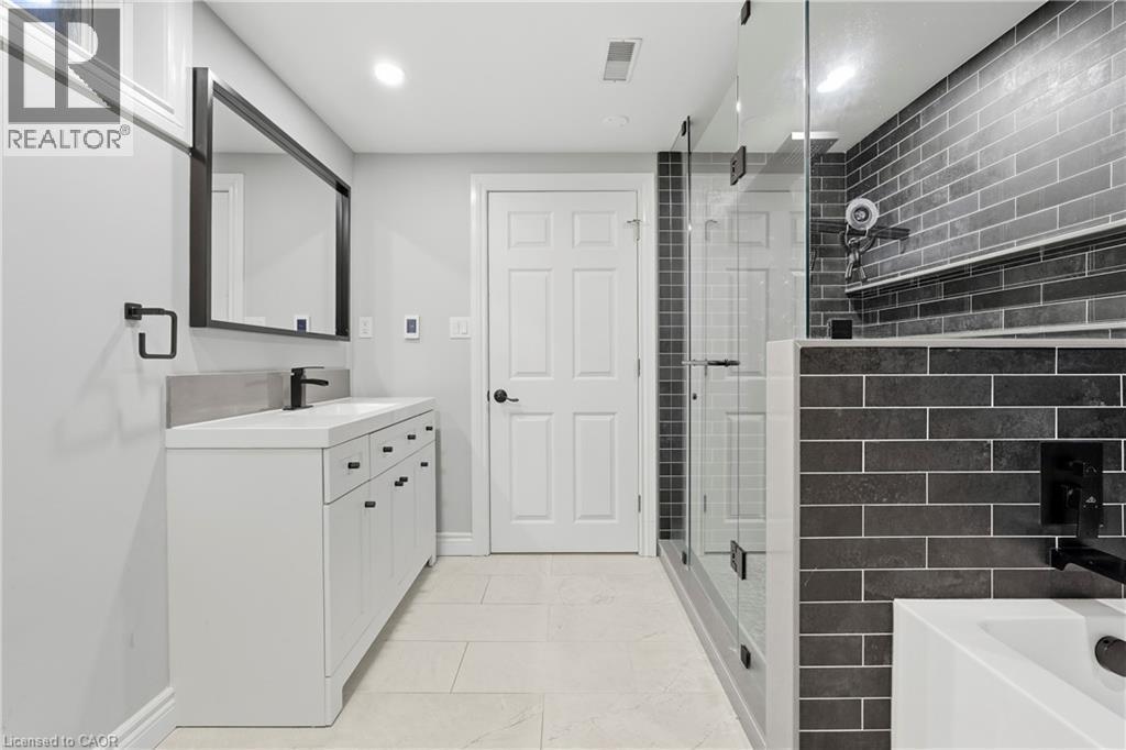 96 Greentrail Drive Unit# 43, Hamilton, ON