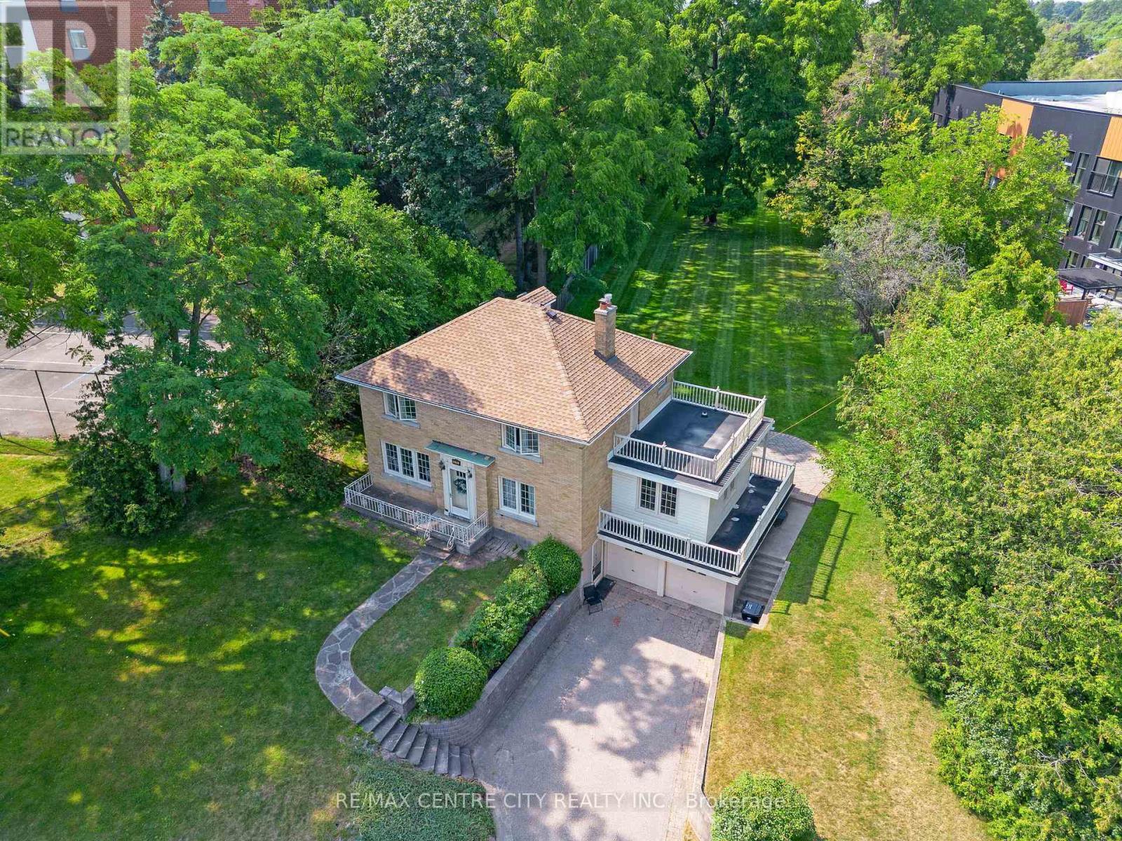 272 Sheldon Avenue N, Kitchener, ON