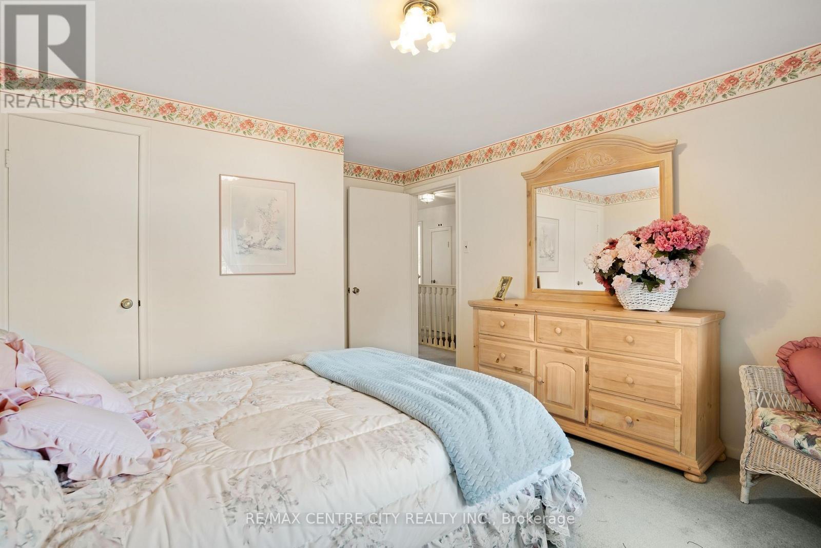 272 Sheldon Avenue N, Kitchener, ON