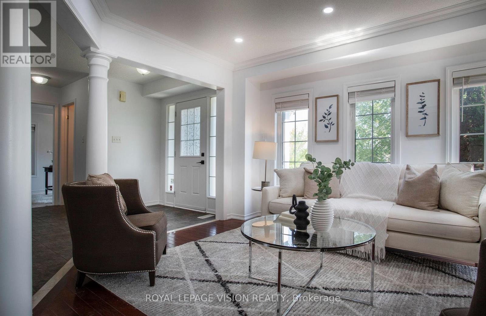2 Laprade Square, Clarington, ON