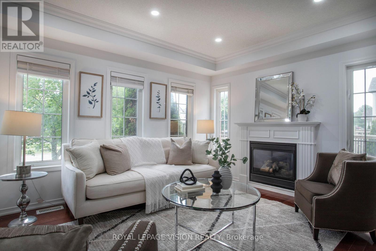 2 Laprade Square, Clarington, ON