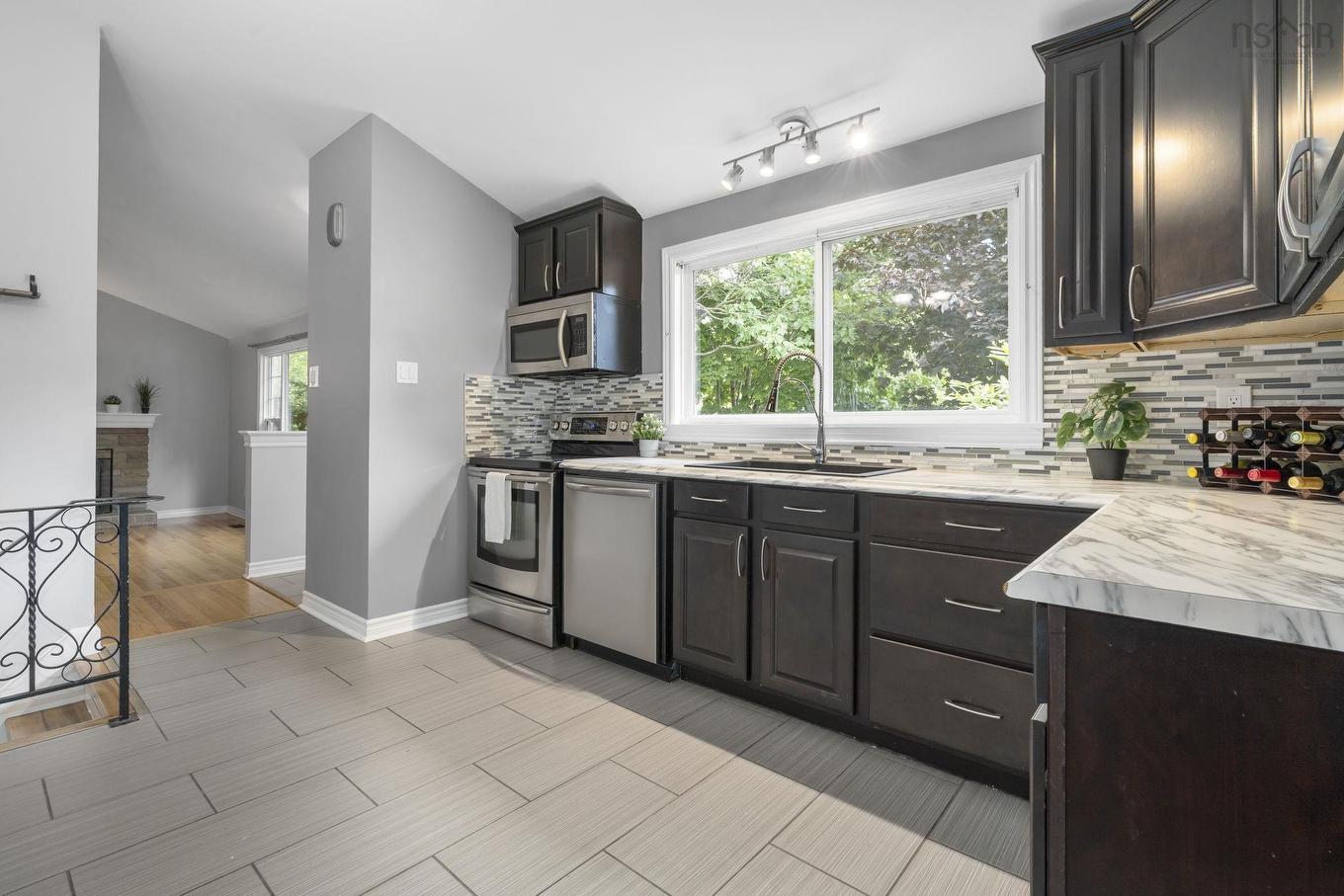 25 Dumbarton Avenue, Dartmouth, NS