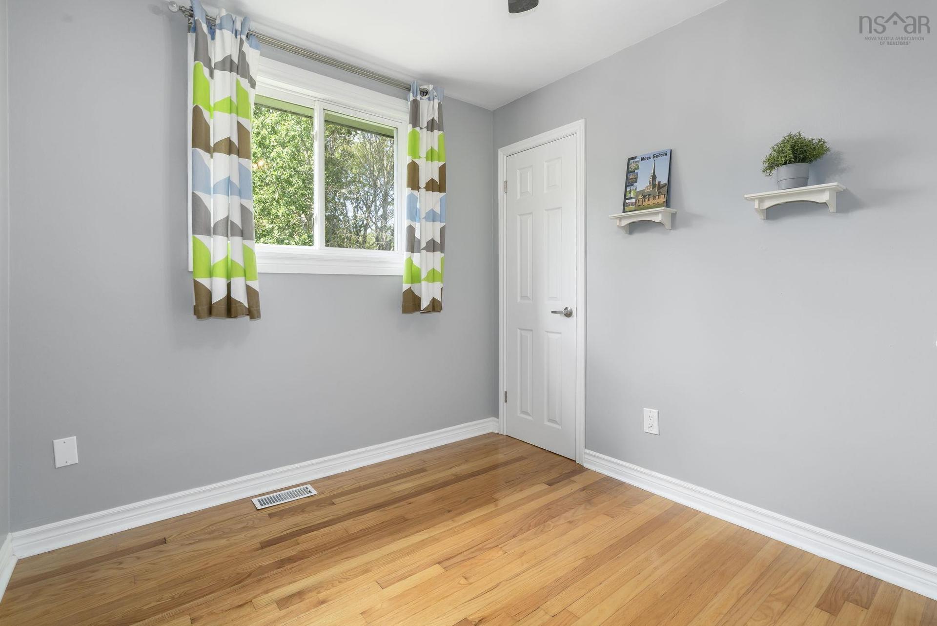 25 Dumbarton Avenue, Dartmouth, NS