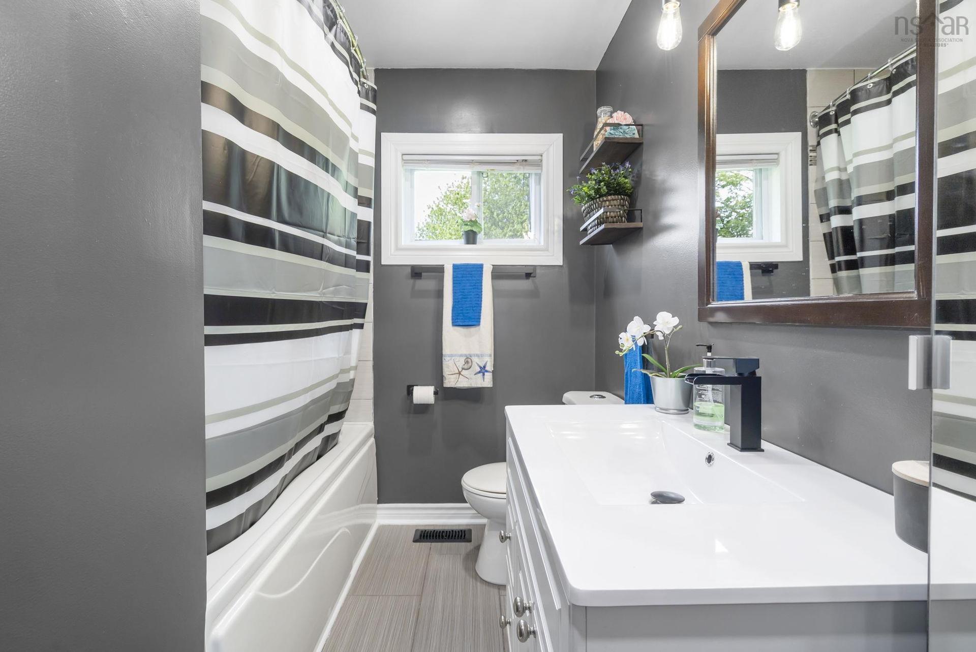 25 Dumbarton Avenue, Dartmouth, NS