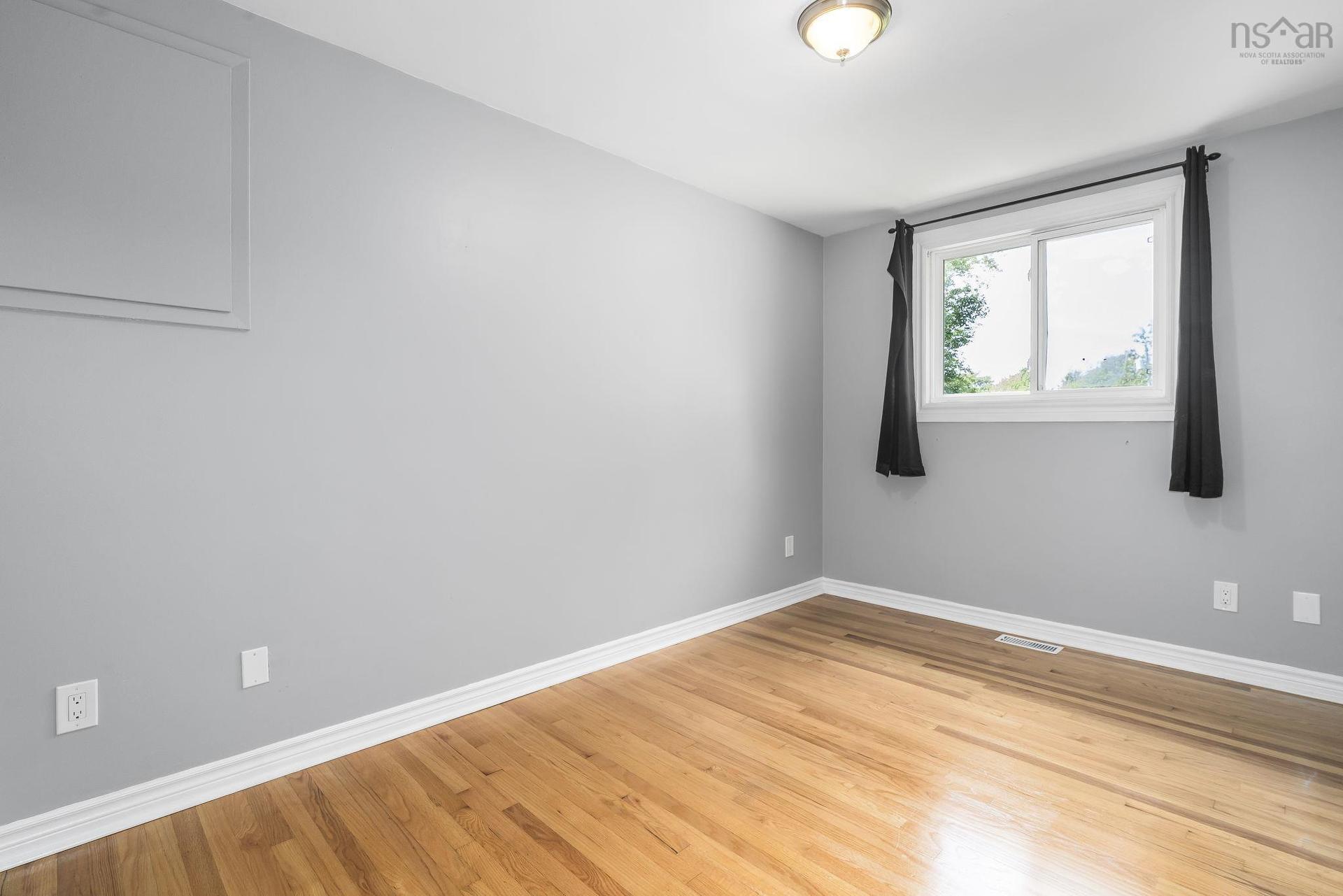 25 Dumbarton Avenue, Dartmouth, NS
