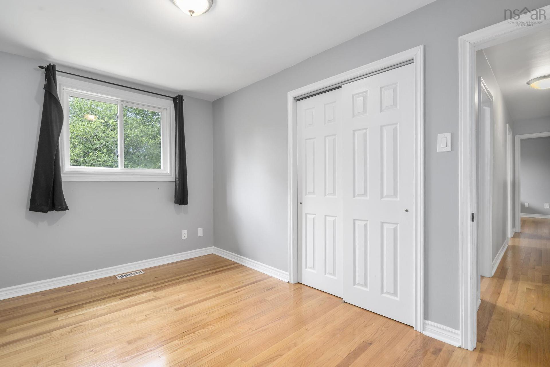 25 Dumbarton Avenue, Dartmouth, NS