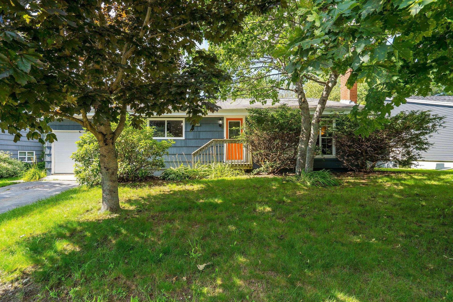 25 Dumbarton Avenue, Dartmouth, NS