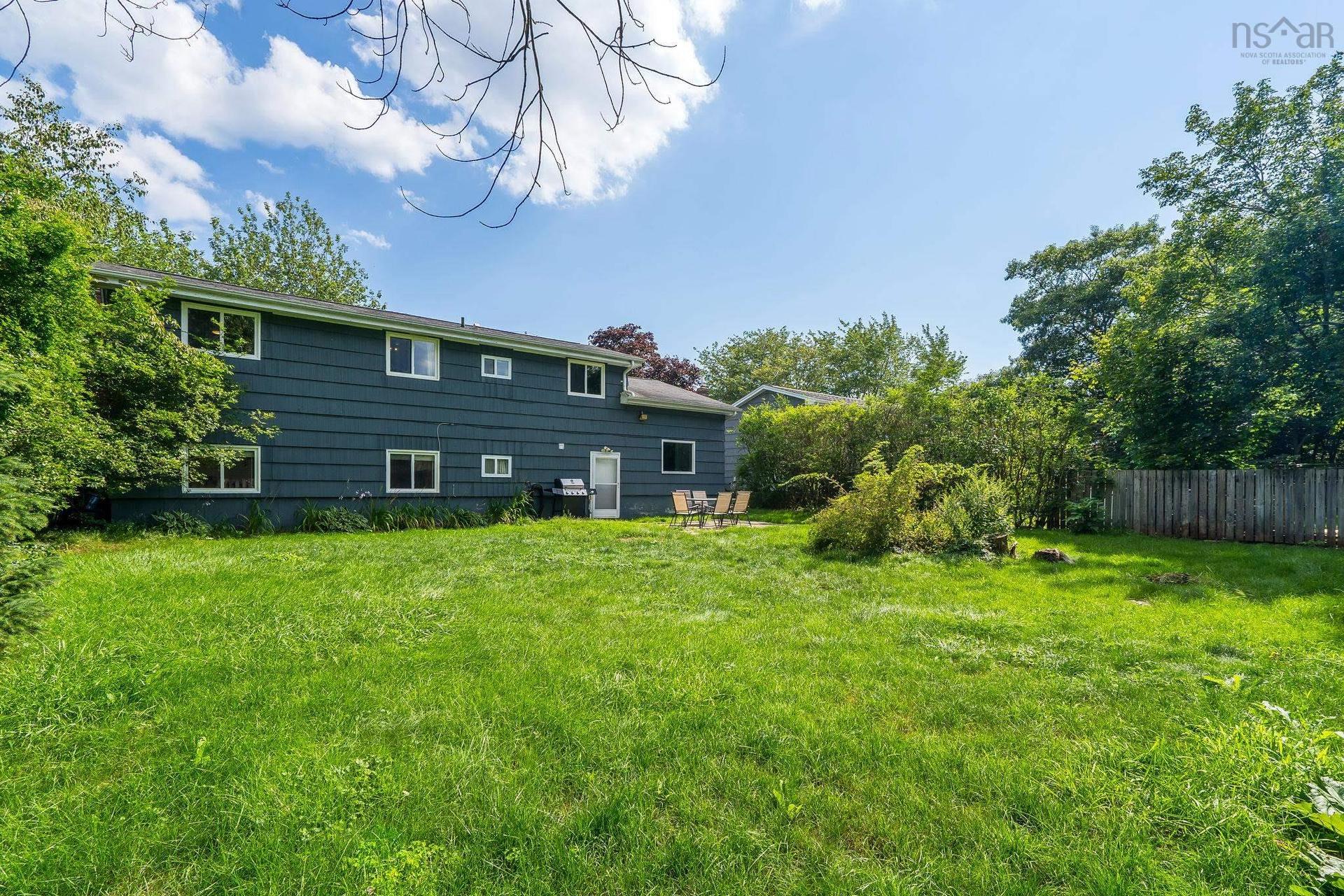 25 Dumbarton Avenue, Dartmouth, NS