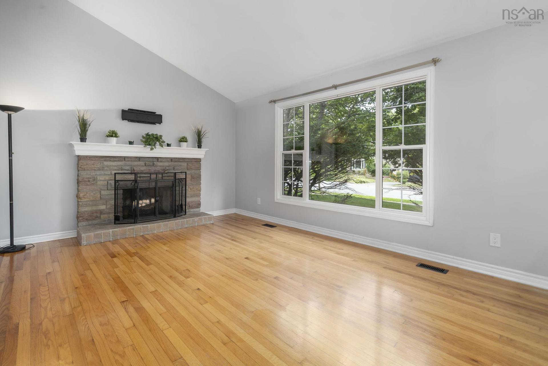 25 Dumbarton Avenue, Dartmouth, NS