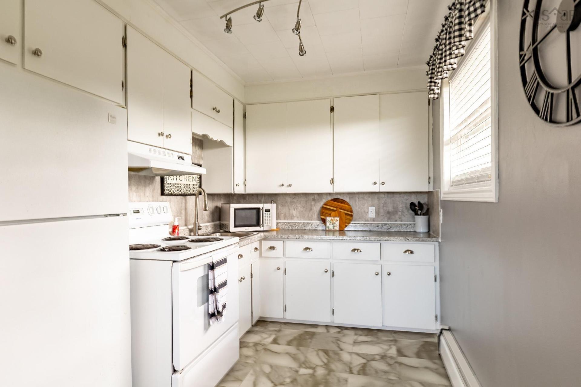 19 Spruce Lane, Hebron, NS