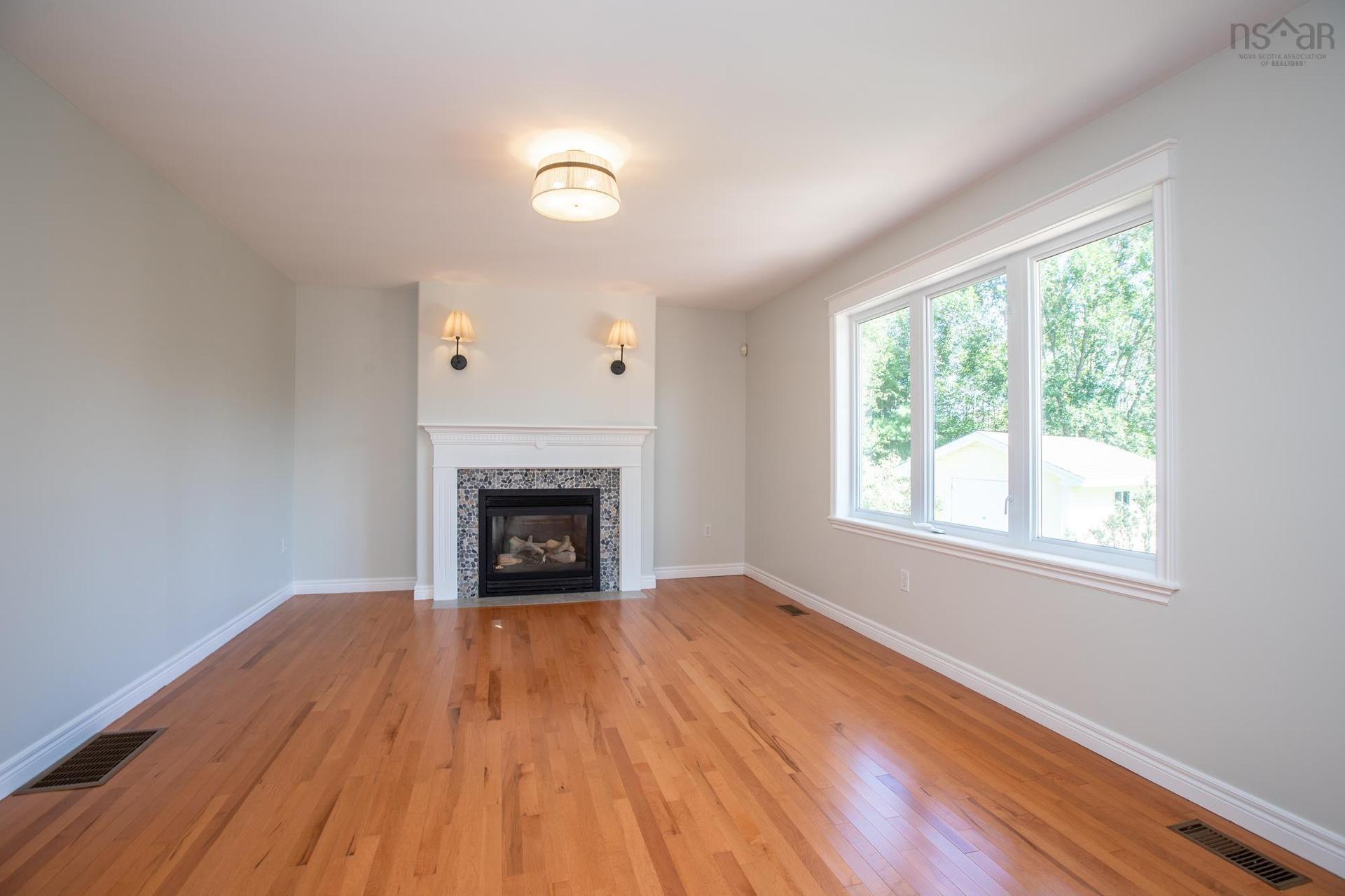 17 Evergreen Crescent, Lantz, NS