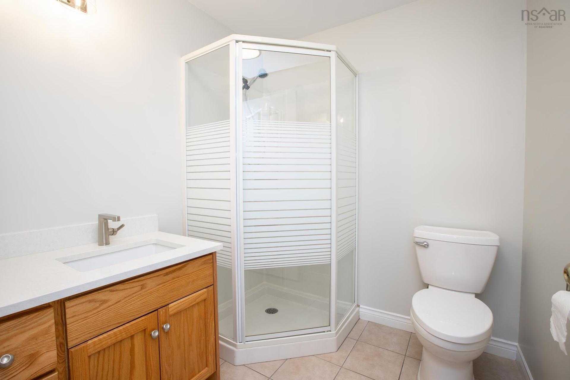 17 Evergreen Crescent, Lantz, NS