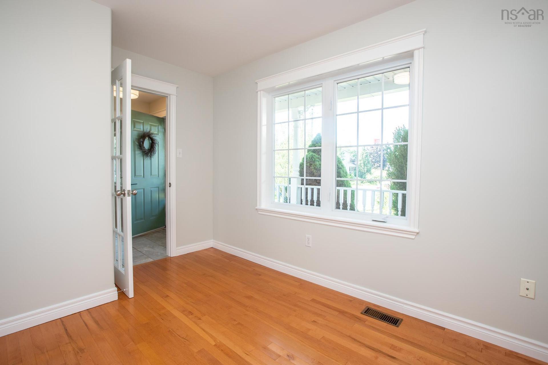 17 Evergreen Crescent, Lantz, NS