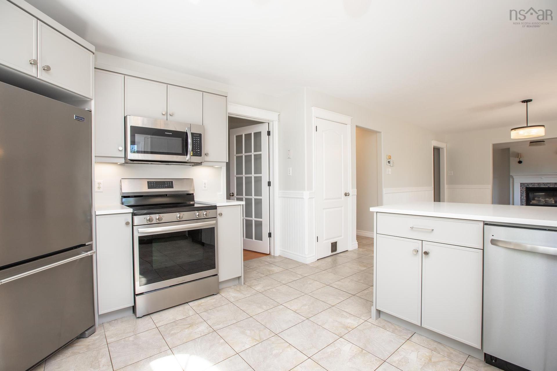 17 Evergreen Crescent, Lantz, NS