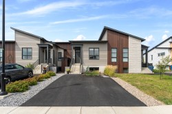 559 Rue des Écoliers Granby, QC J2H 2N7