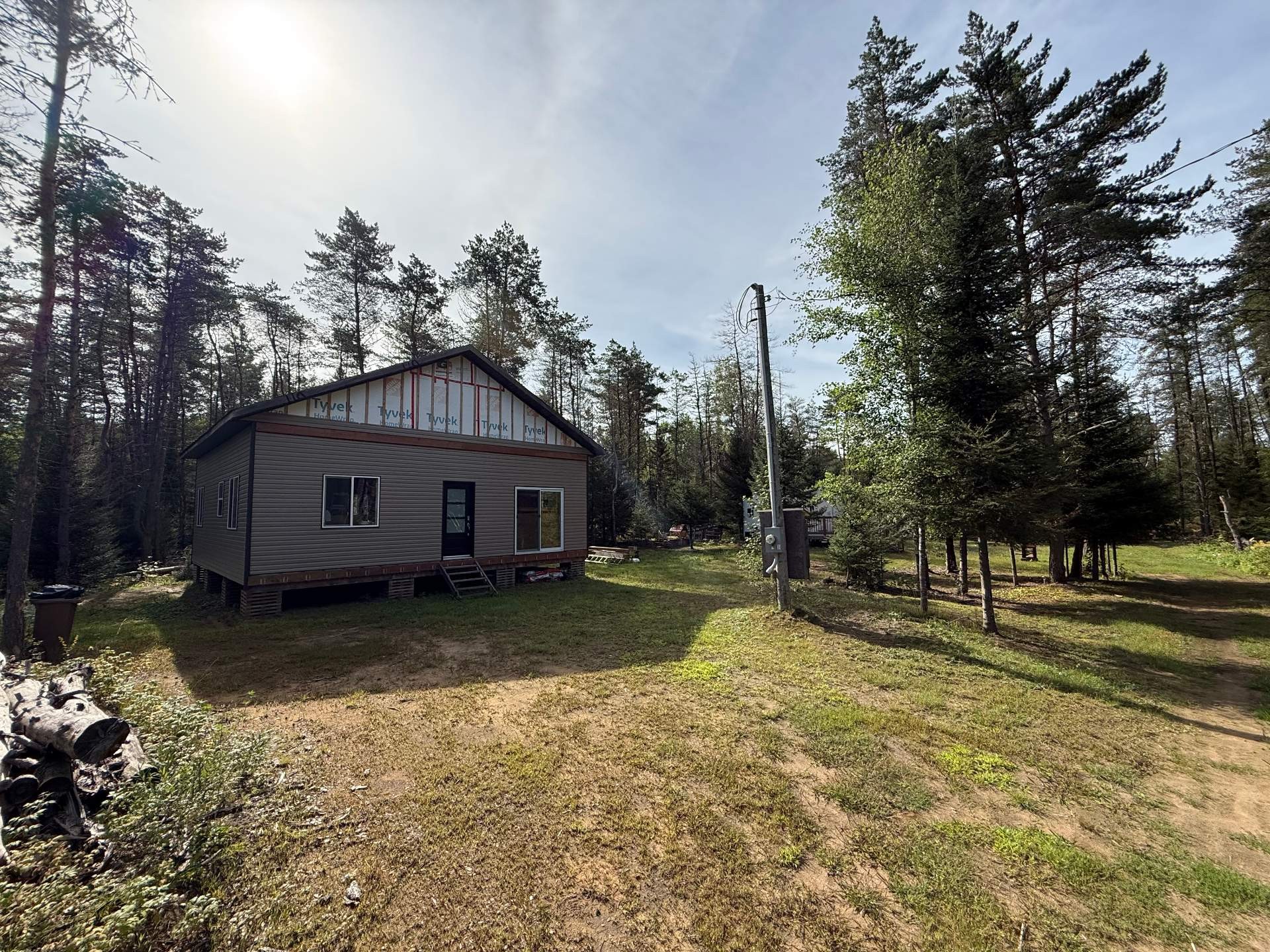 Front of Structure - 2 Ch. De La Plantation, Cayamant, QC