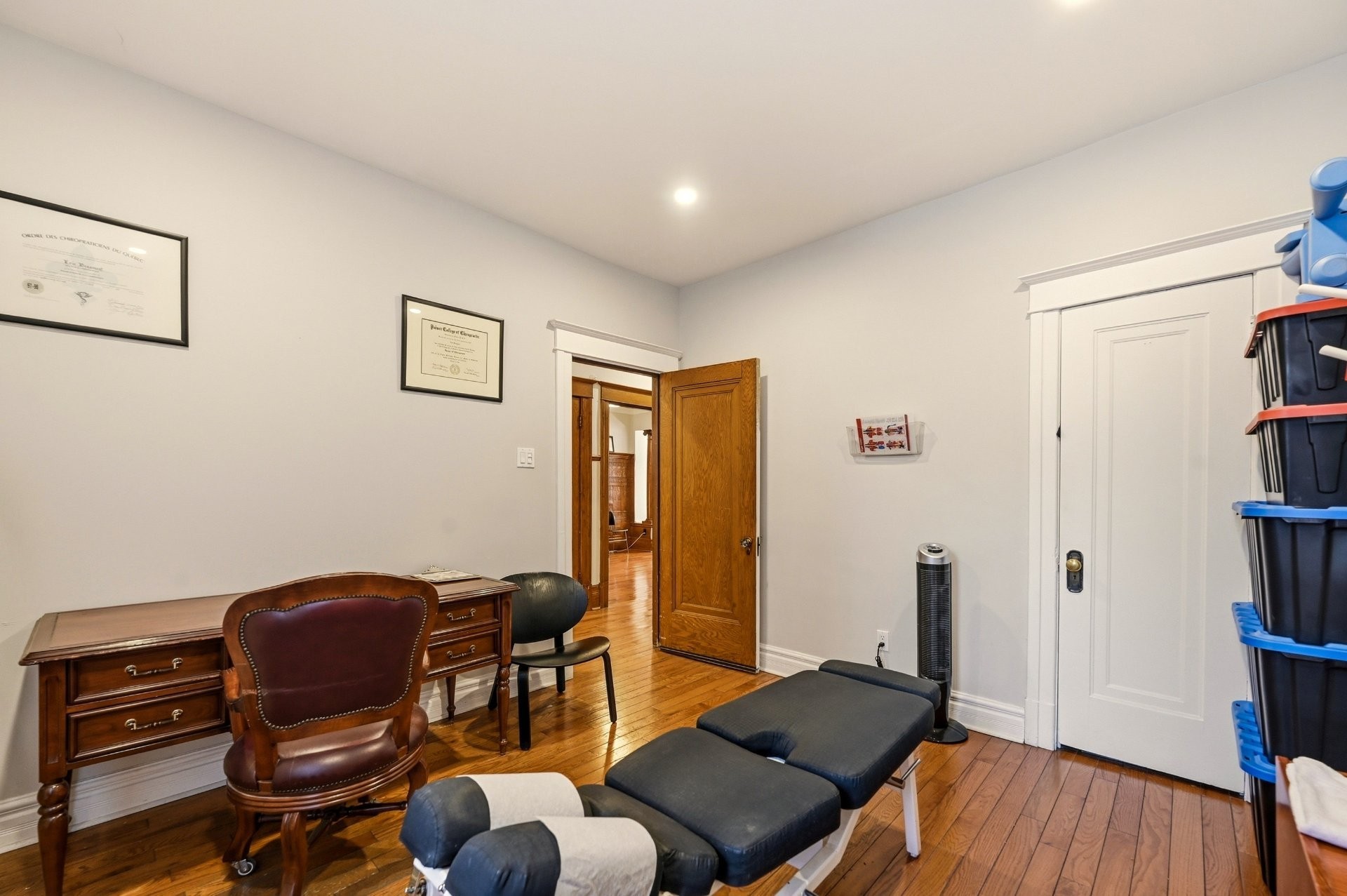 Office - 921 Boul. St-Joseph E., Montréal (Le Plateau-Mont-Royal), QC