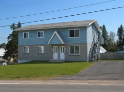 16  - 24 Rue de la Montagne Rivière-Rouge, QC J0T 1T0