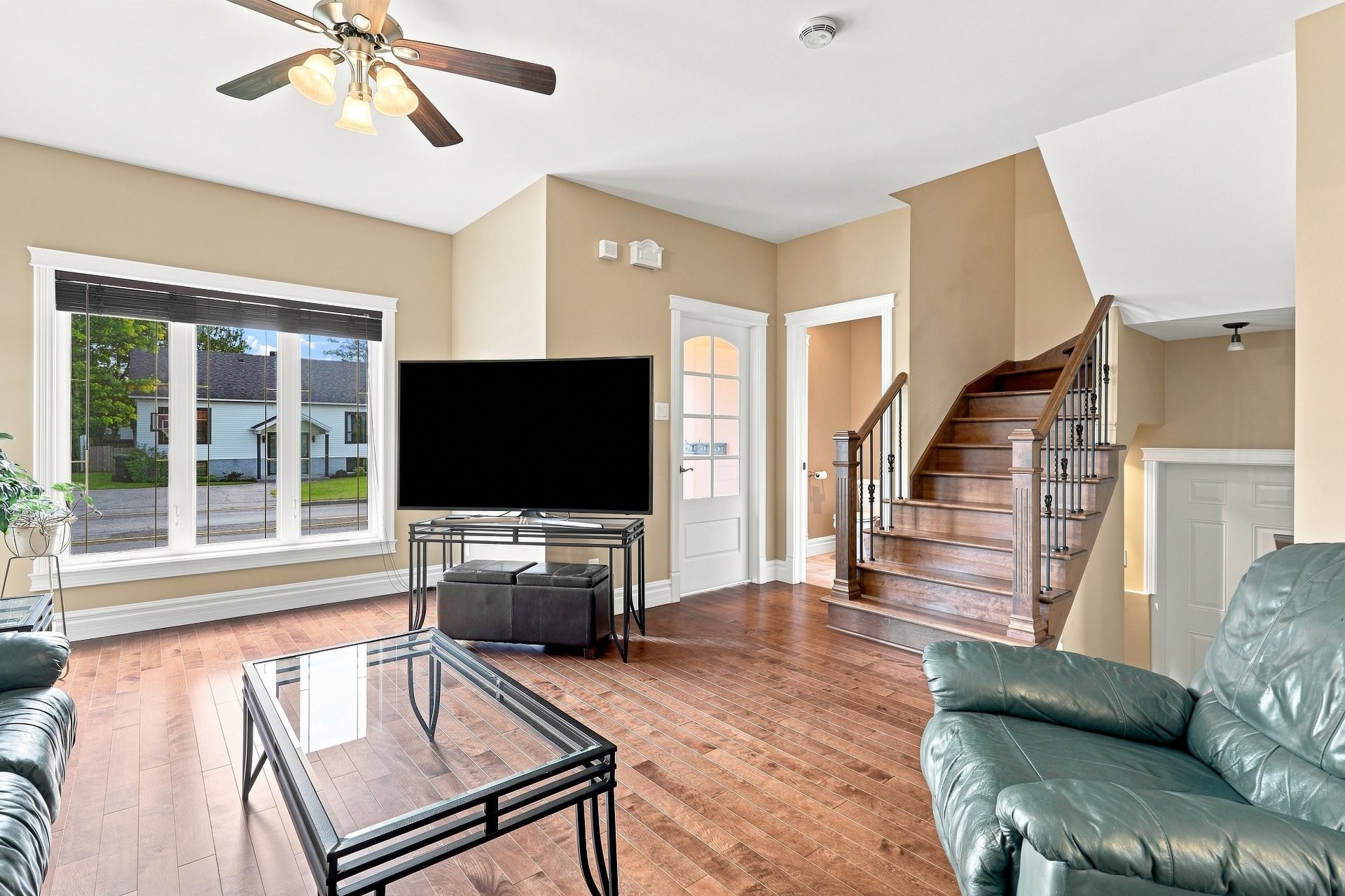 Salon - 85 Rue Plamondon, Saint-Pie, QC
