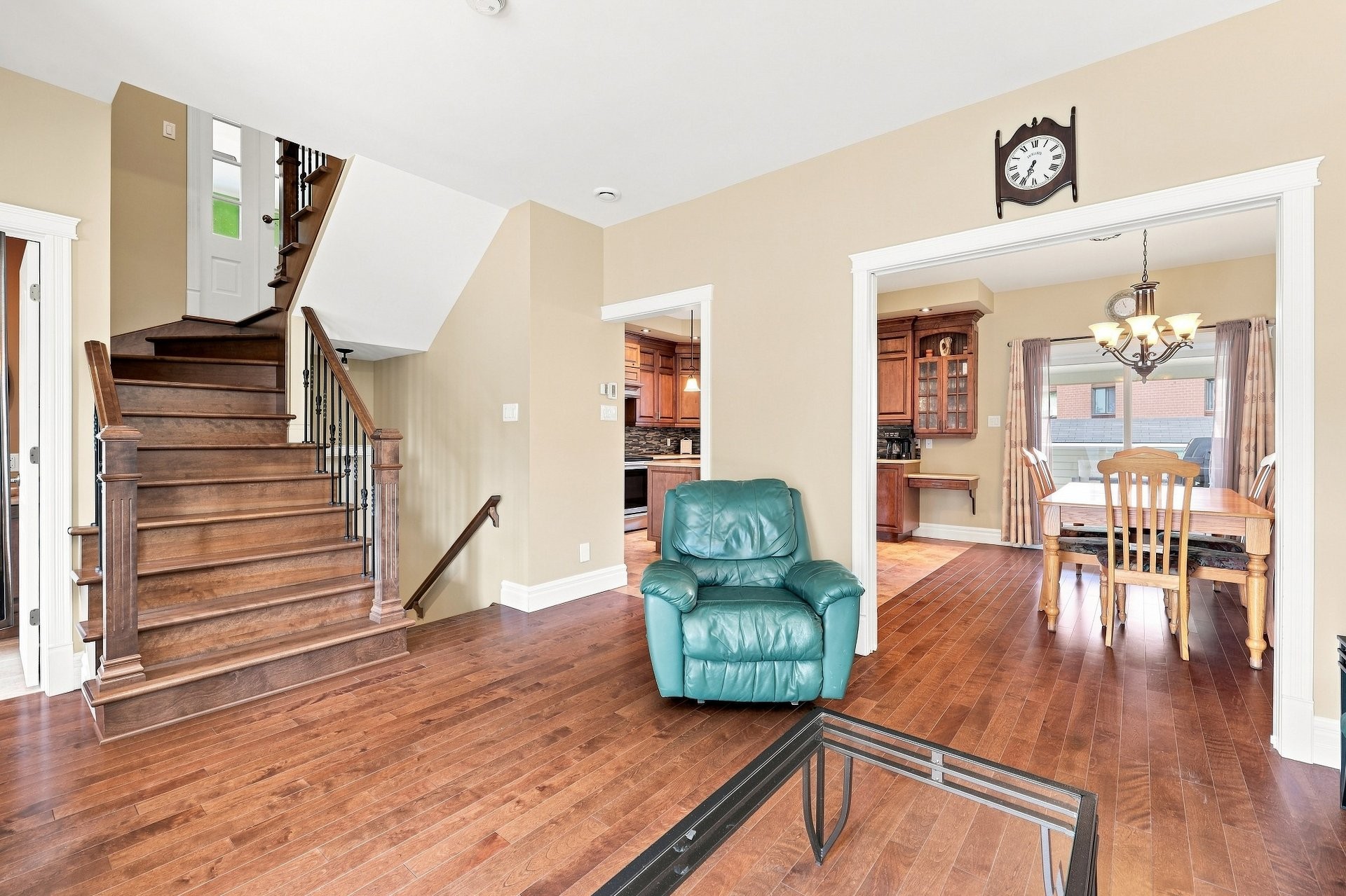 Salon - 85 Rue Plamondon, Saint-Pie, QC