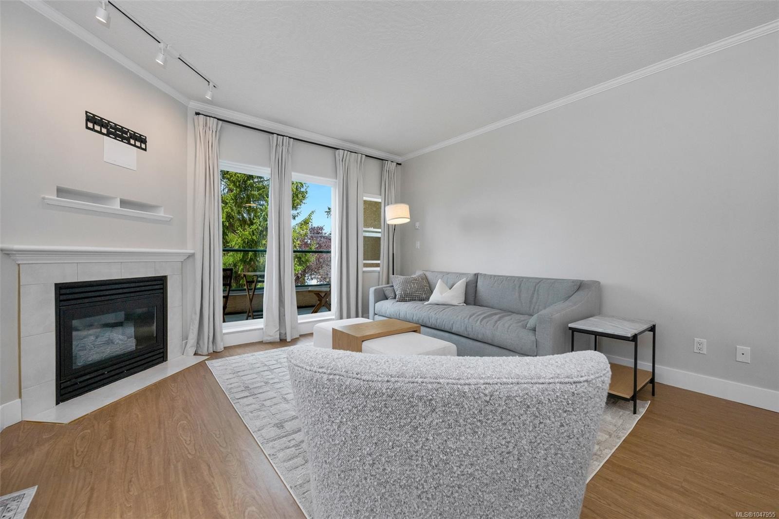 #13-2235 Harbour Rd, Sidney, BC