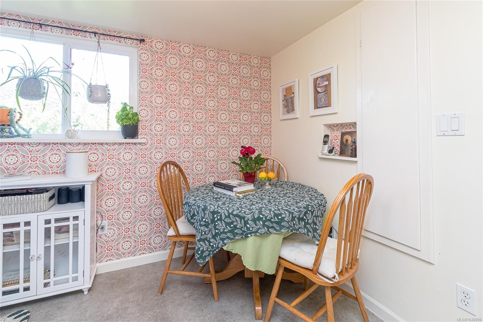610 Kent Rd, Saanich, BC