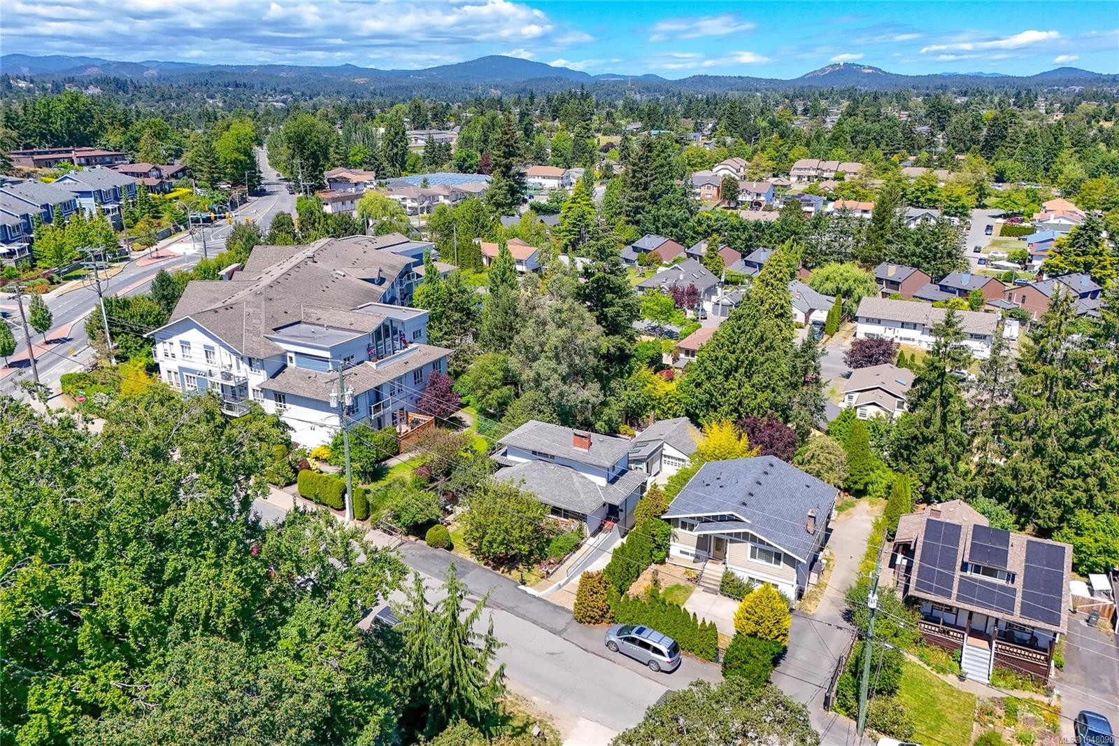 610 Kent Rd, Saanich, BC