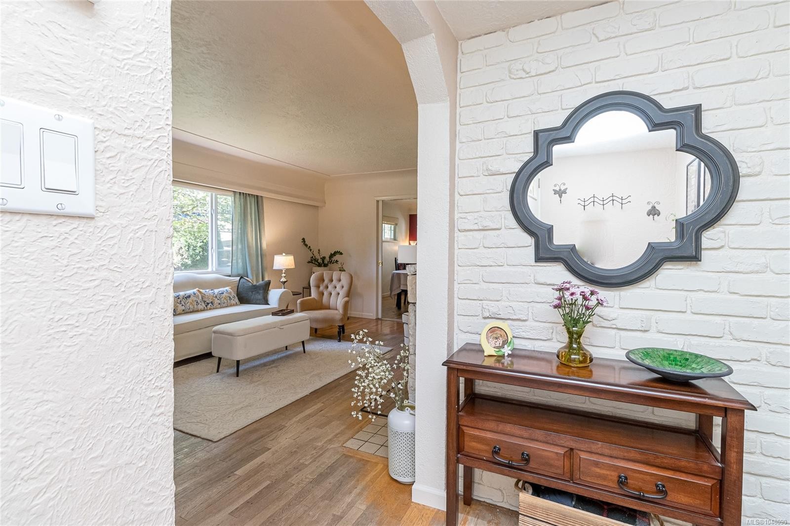 610 Kent Rd, Saanich, BC