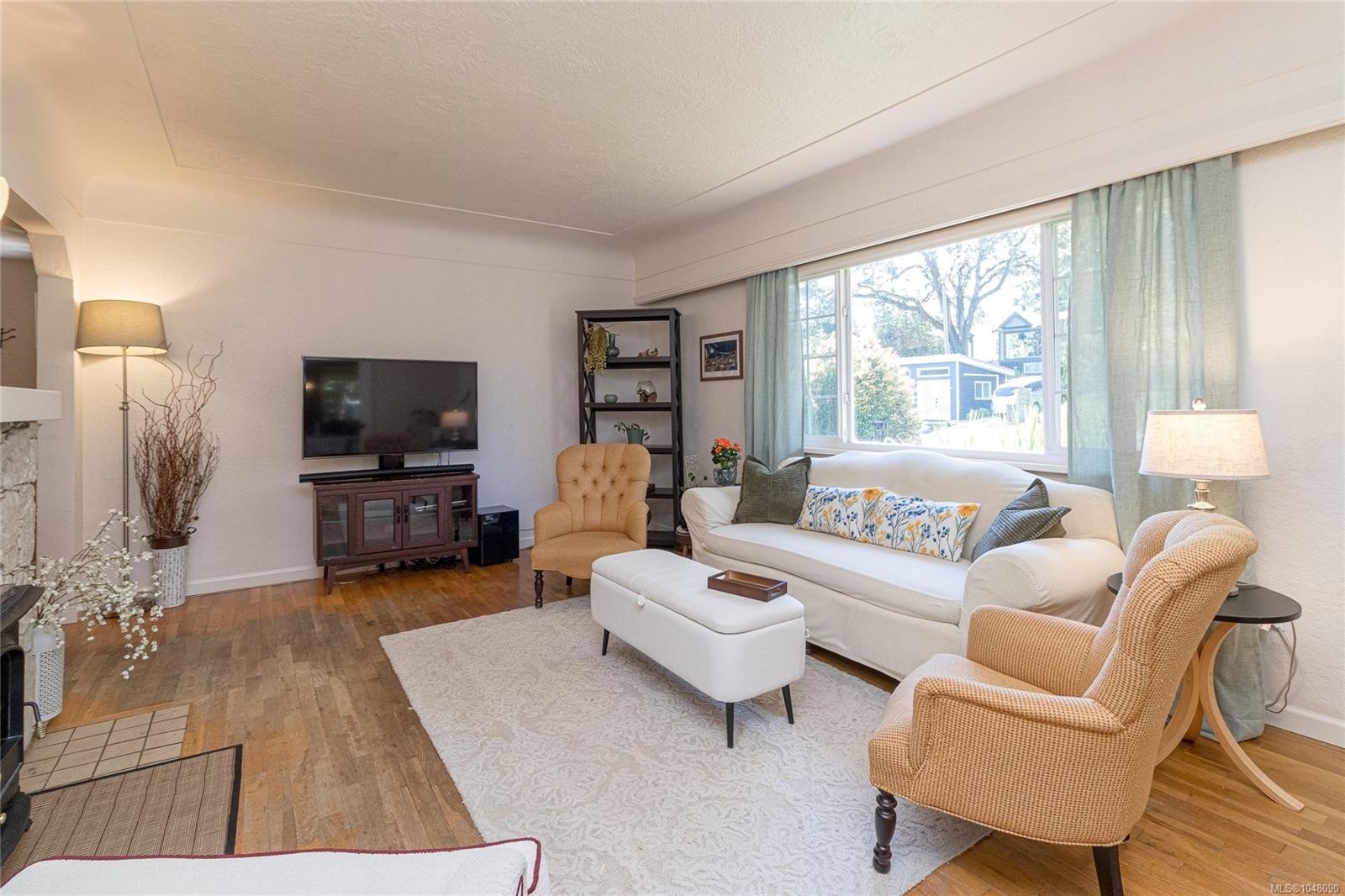 610 Kent Rd, Saanich, BC