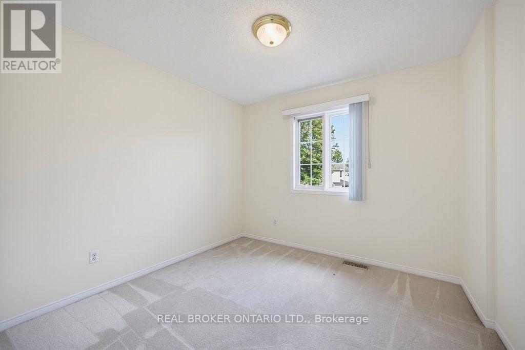 2000 Oakbrook Circle, Ottawa, ON