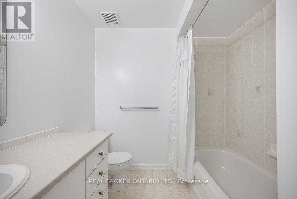 2000 Oakbrook Circle, Ottawa, ON