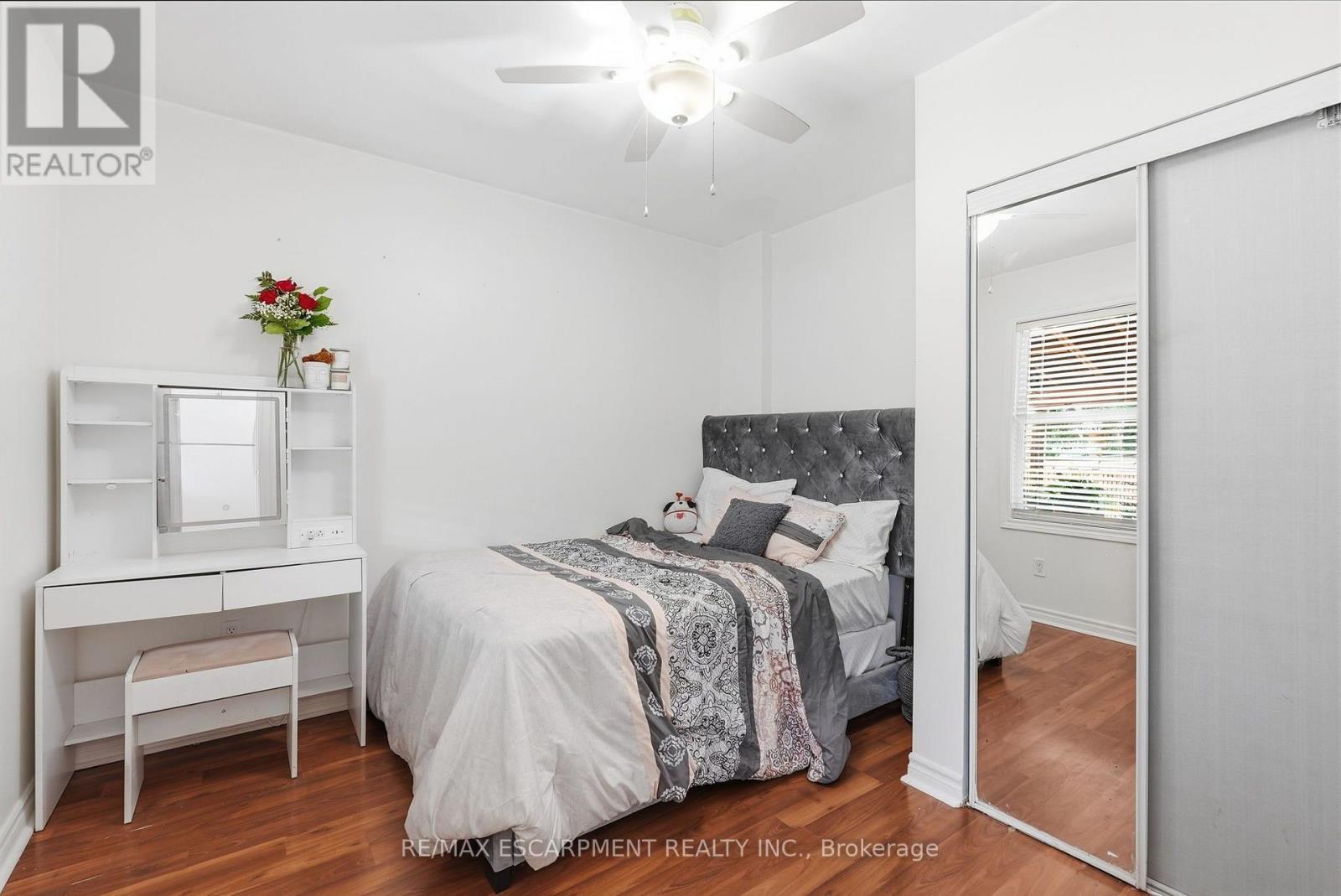 127 Park Row N, Hamilton, ON