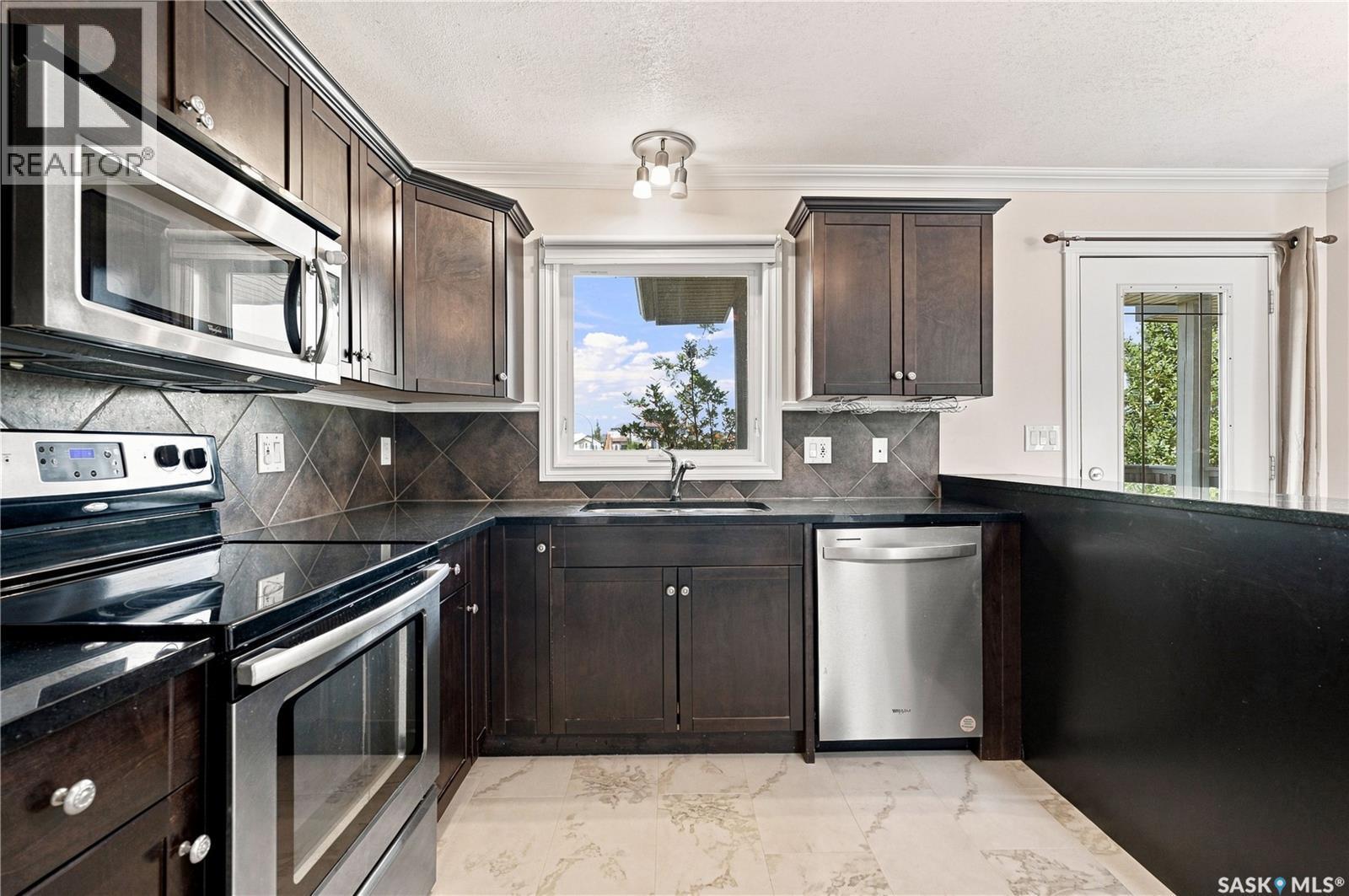 107 119 Hampton Circle, Saskatoon, SK