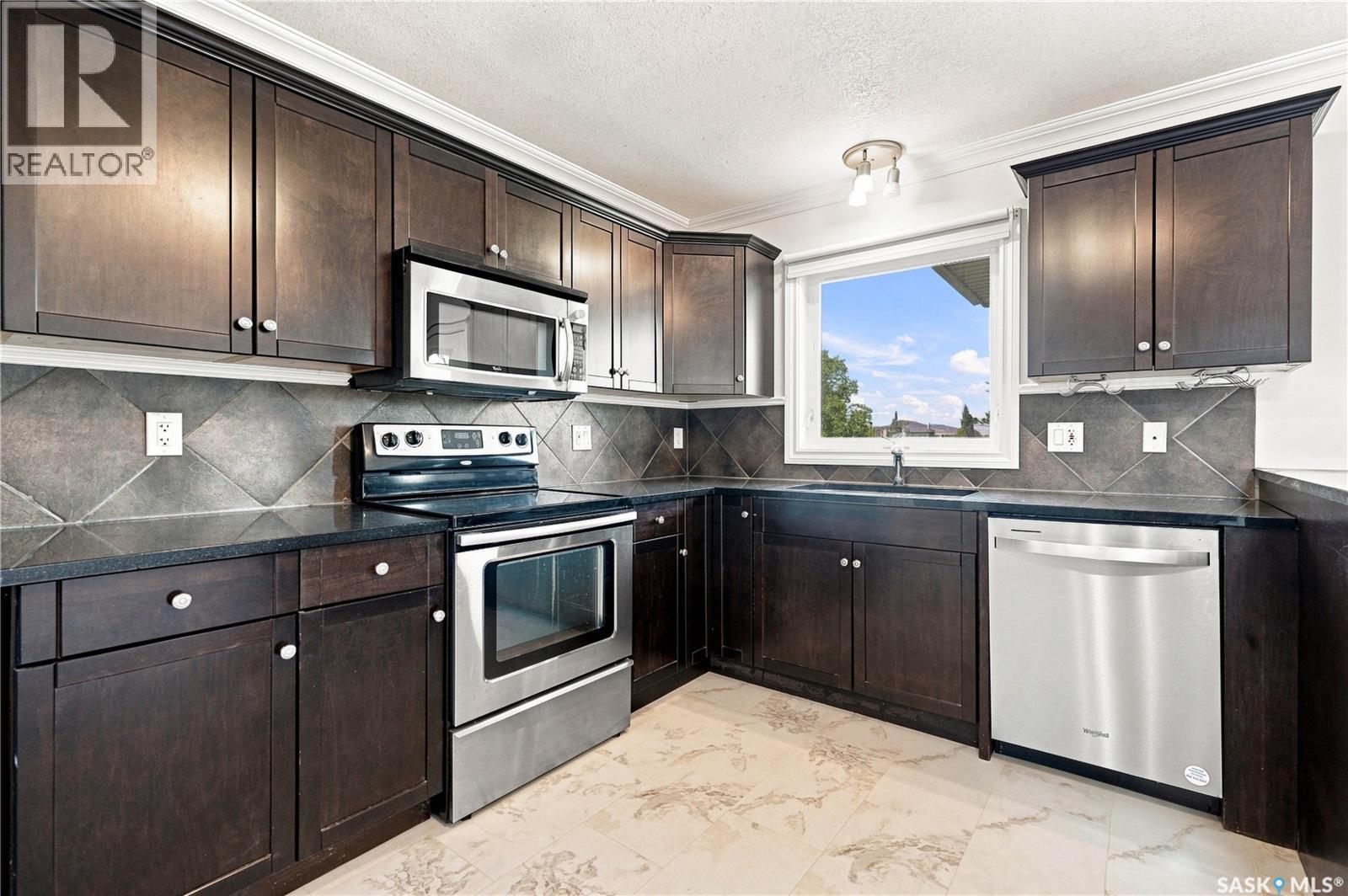 107 119 Hampton Circle, Saskatoon, SK