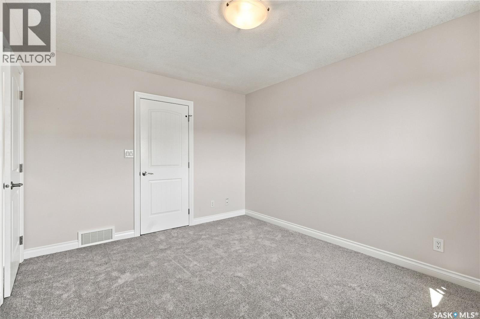 107 119 Hampton Circle, Saskatoon, SK