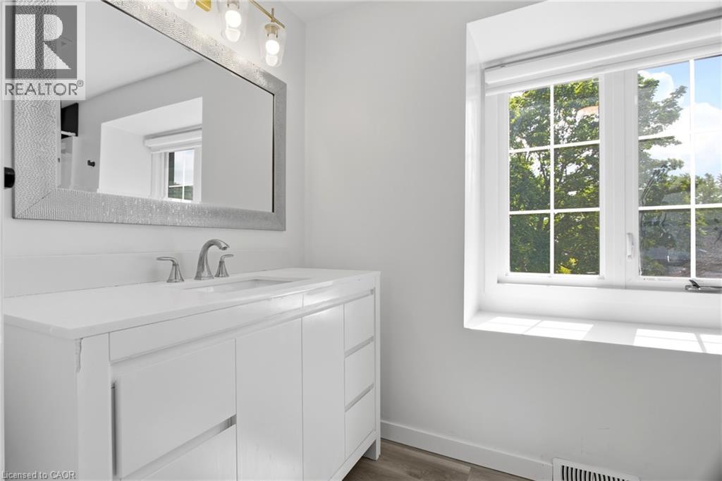 416 Clairbrook Crescent, Waterloo, ON
