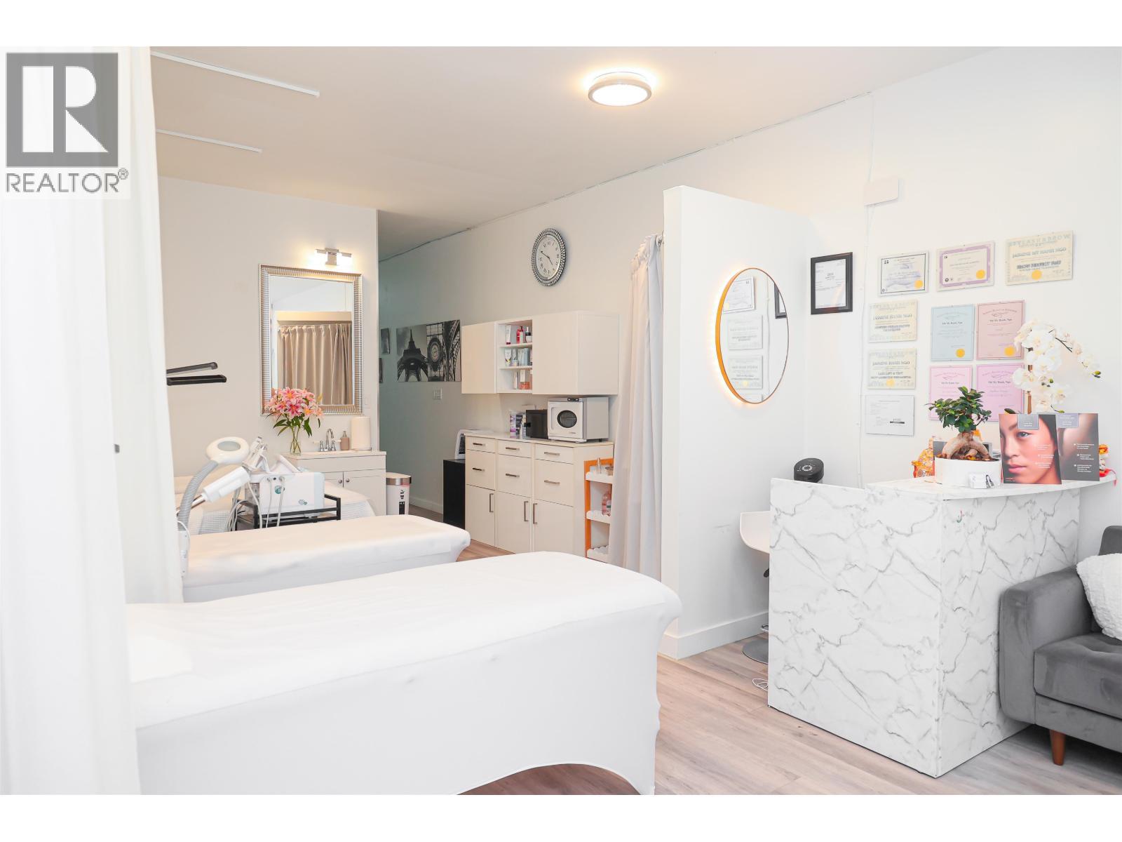 1892 Kingsway, Vancouver, BC