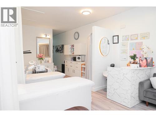 1892 Kingsway, Vancouver, BC 
