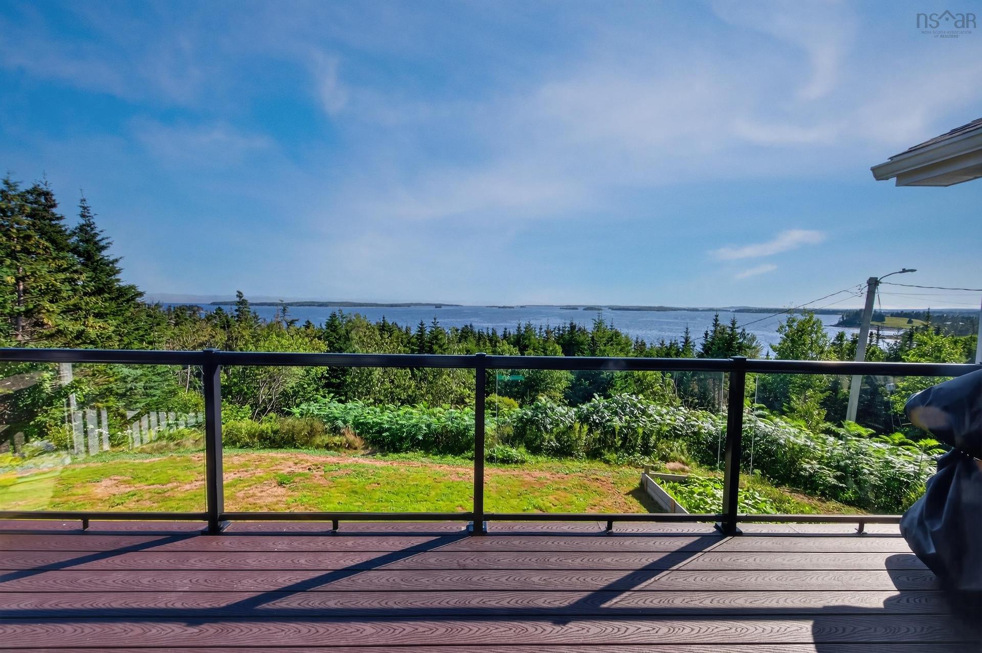 16335 Highway 7, Pleasant Harbour, NS