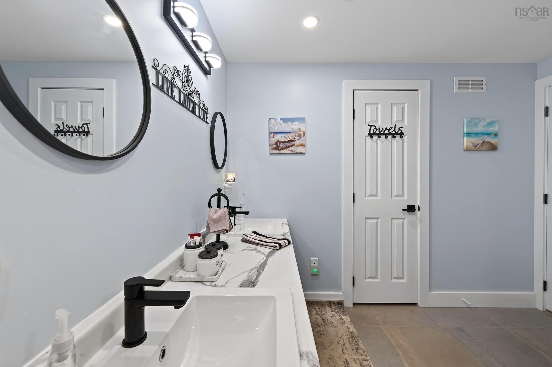 16335 Highway 7, Pleasant Harbour, NS