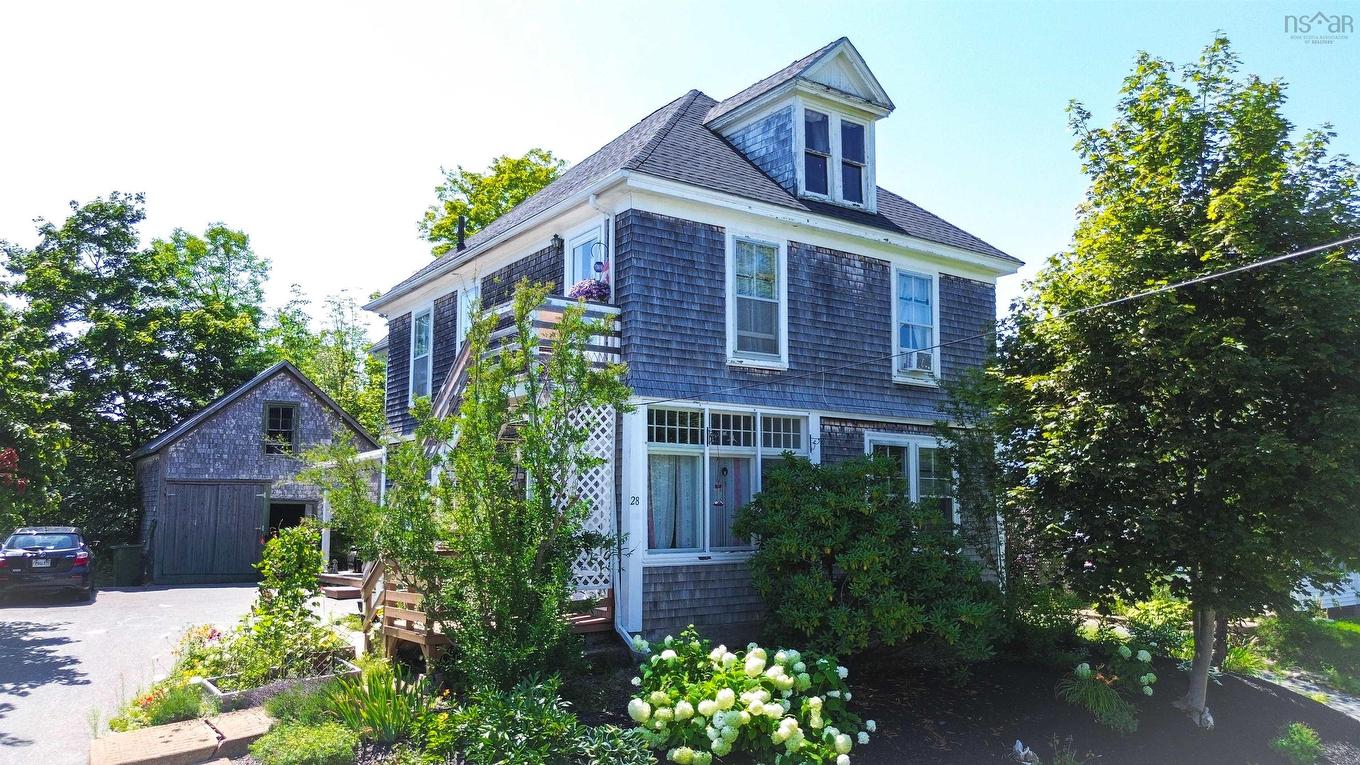 28 St. Andrews Street, Bridgewater, NS