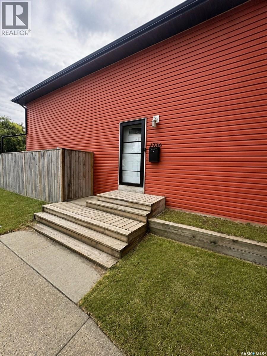 1736 C Avenue N, Saskatoon, SK