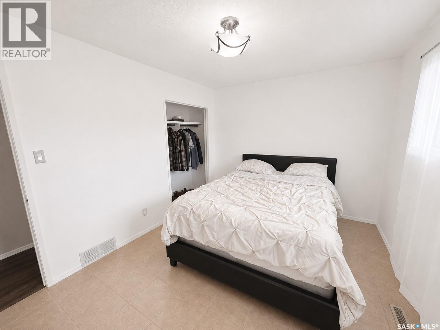 2145 37Th Street W, Saskatoon, SK
