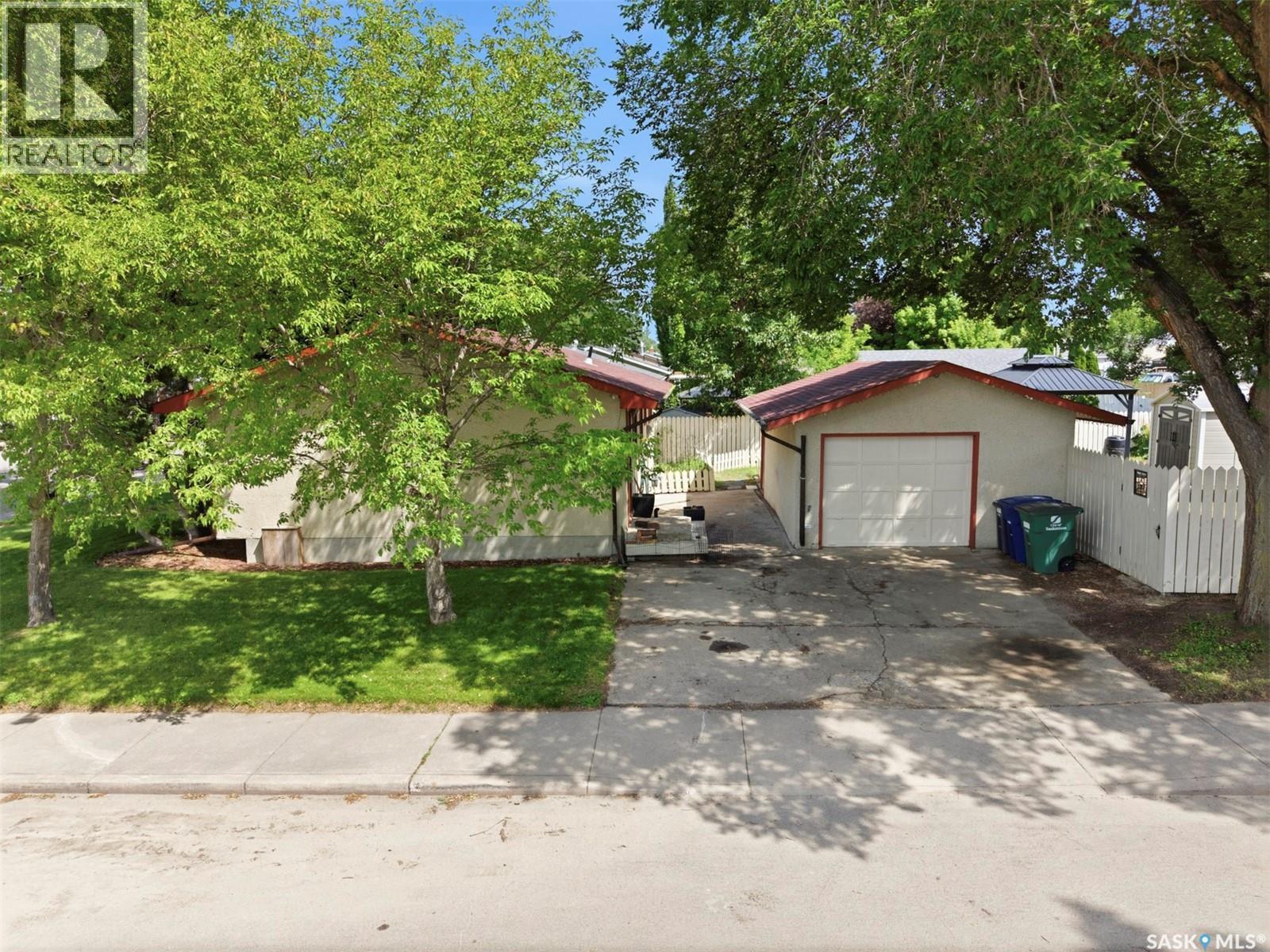 2145 37Th Street W, Saskatoon, SK