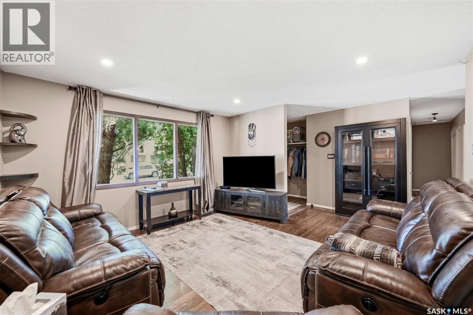 2145 37Th Street W, Saskatoon, SK