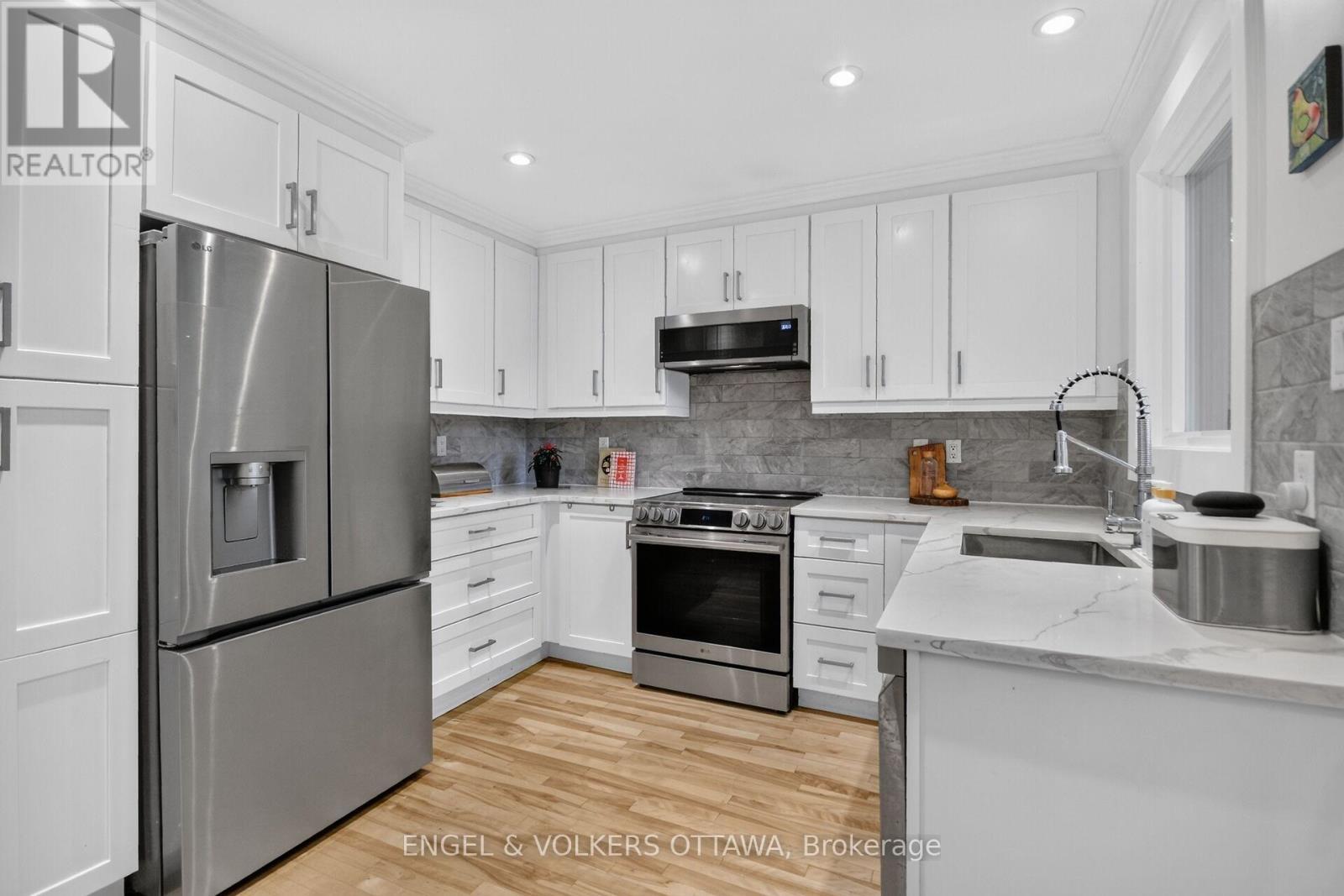 390 Princeton Avenue, Ottawa, ON